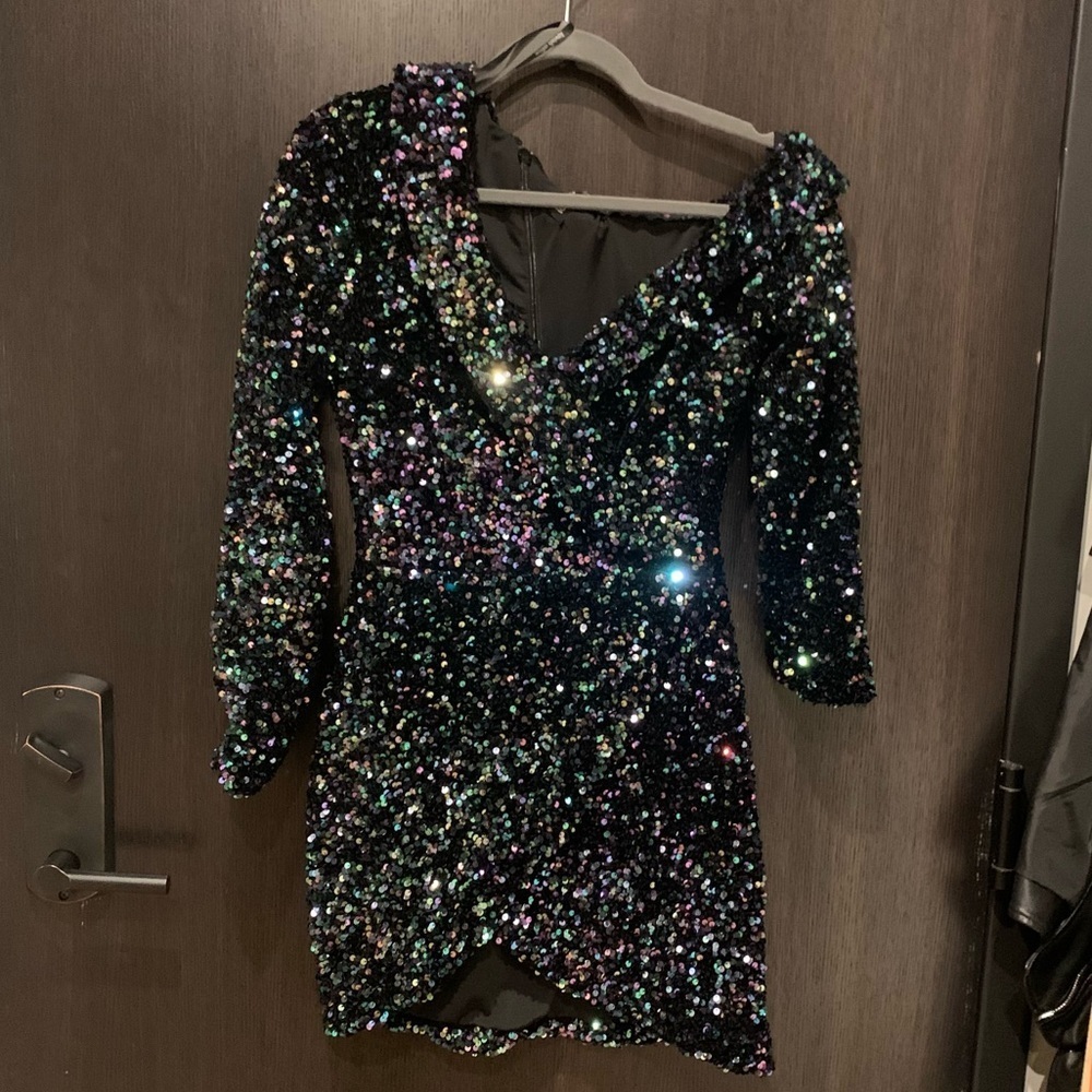 Lavish Alice Sequin Velvet Off Shoulder Asymmetric Cocktail Mini Dress Size 6 - Picture 3 of 8
